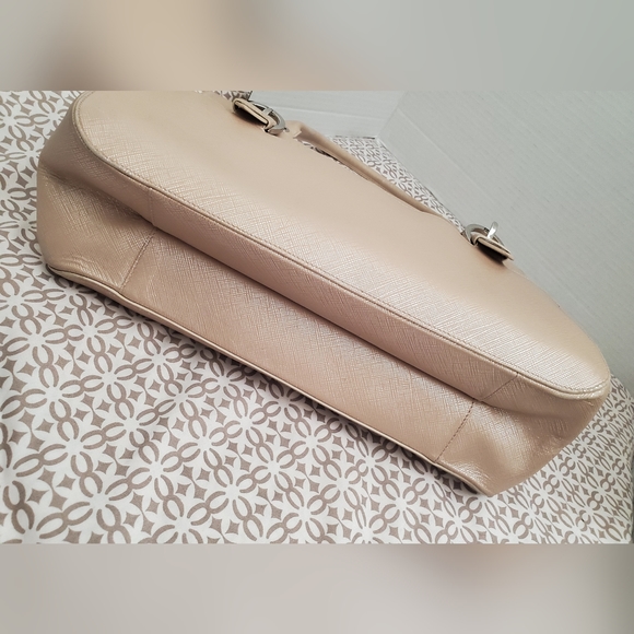 Salvatore Ferragamo Gancini Handbag. - Picture 5 of 16